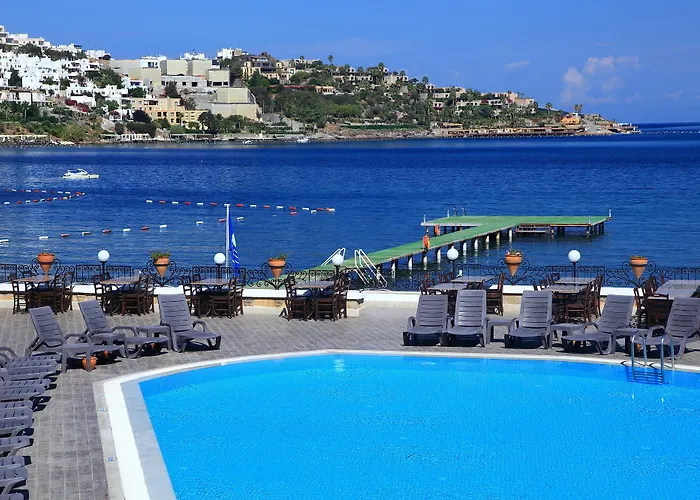 منتجع Fleur Bay 4*