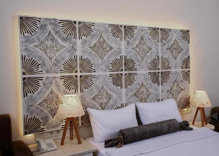 Fleur Bay يالِكافاك