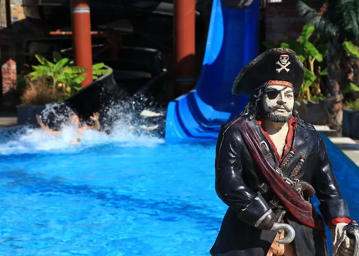 Fleur Bay منتجع 4*